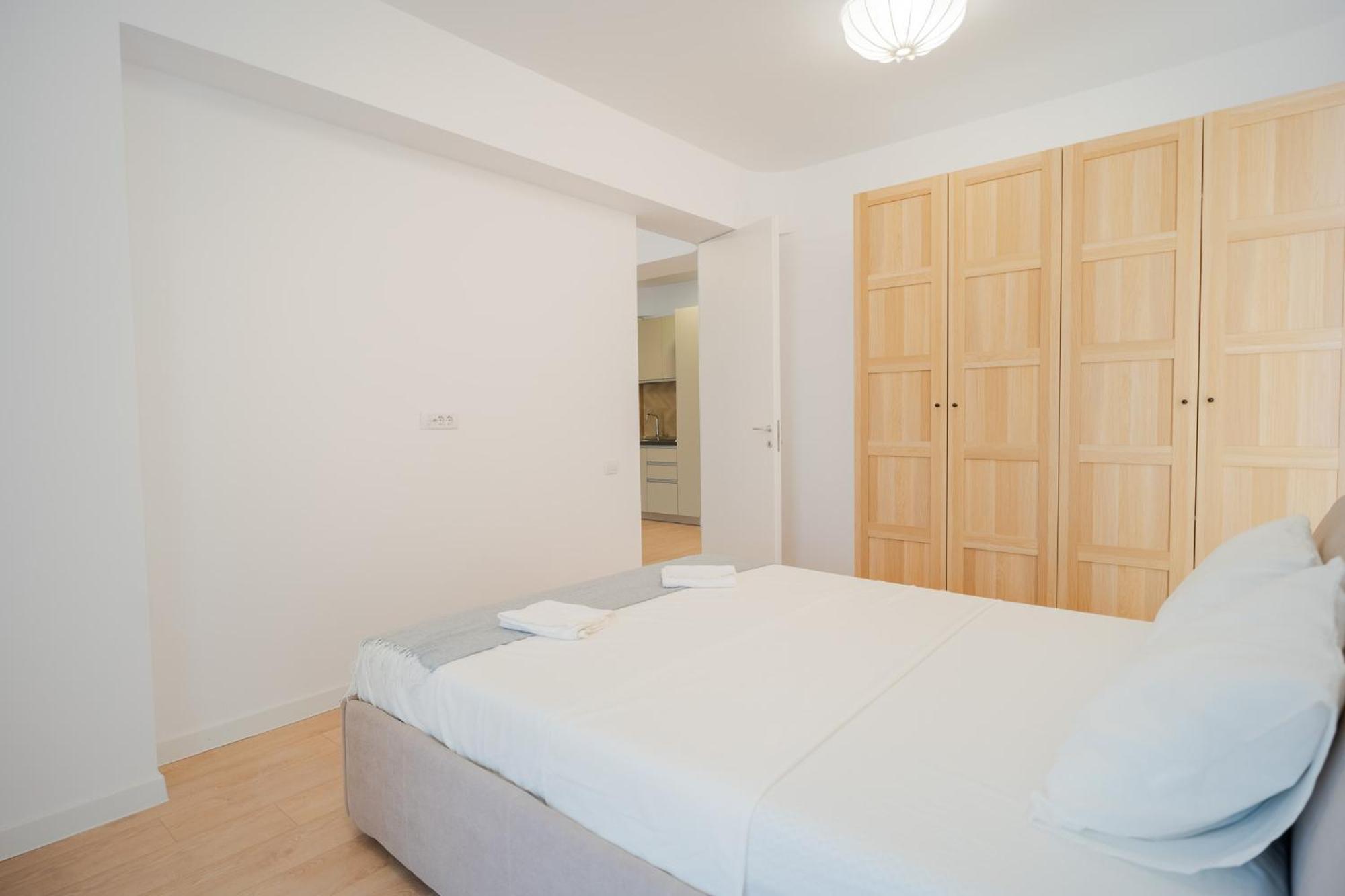 Amazing View Apartments - Iuliu Maniu & Politehnica Park Bukares Bagian luar foto