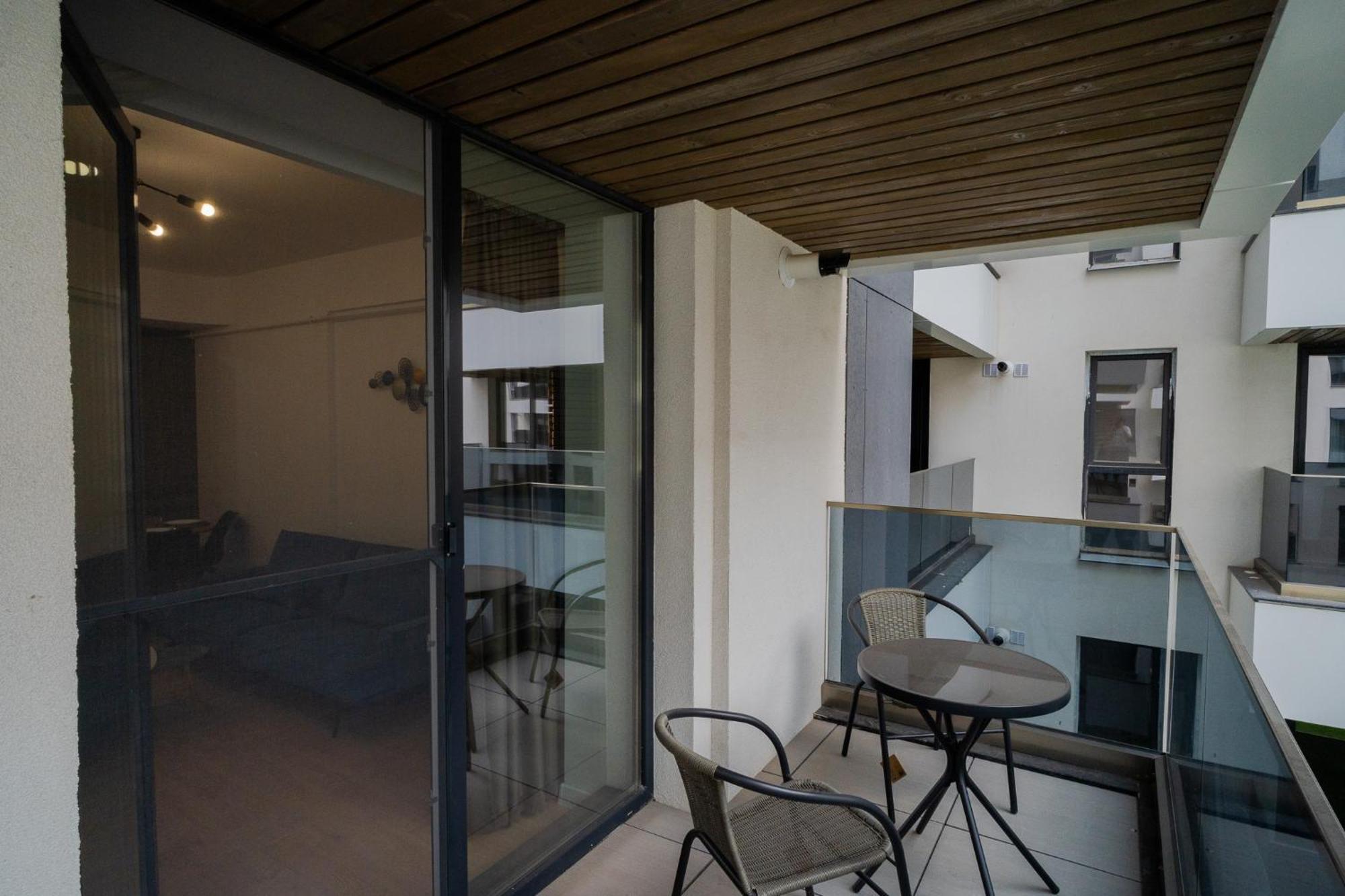 Amazing View Apartments - Iuliu Maniu & Politehnica Park Bukares Bagian luar foto