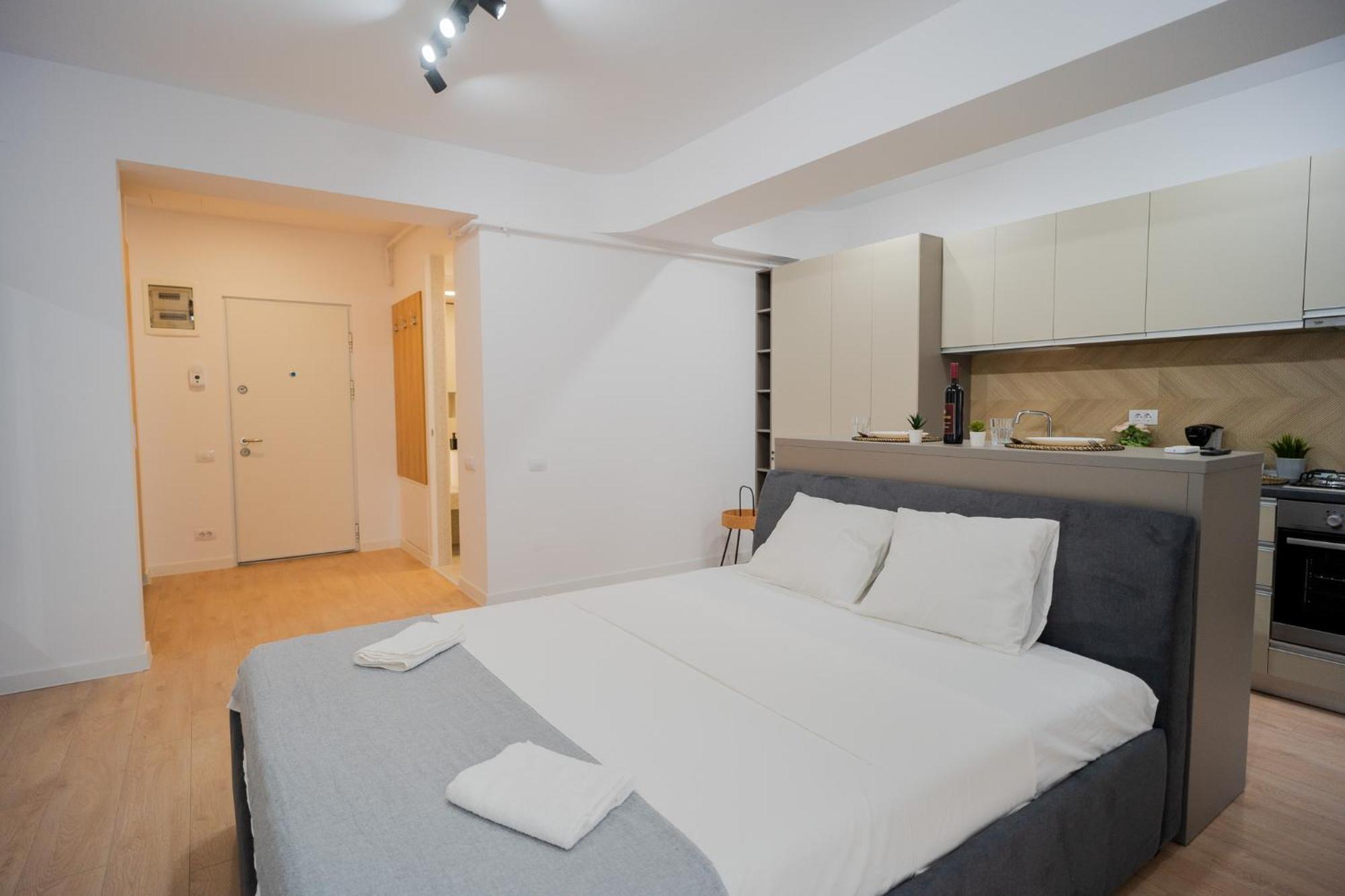 Amazing View Apartments - Iuliu Maniu & Politehnica Park Bukares Bagian luar foto