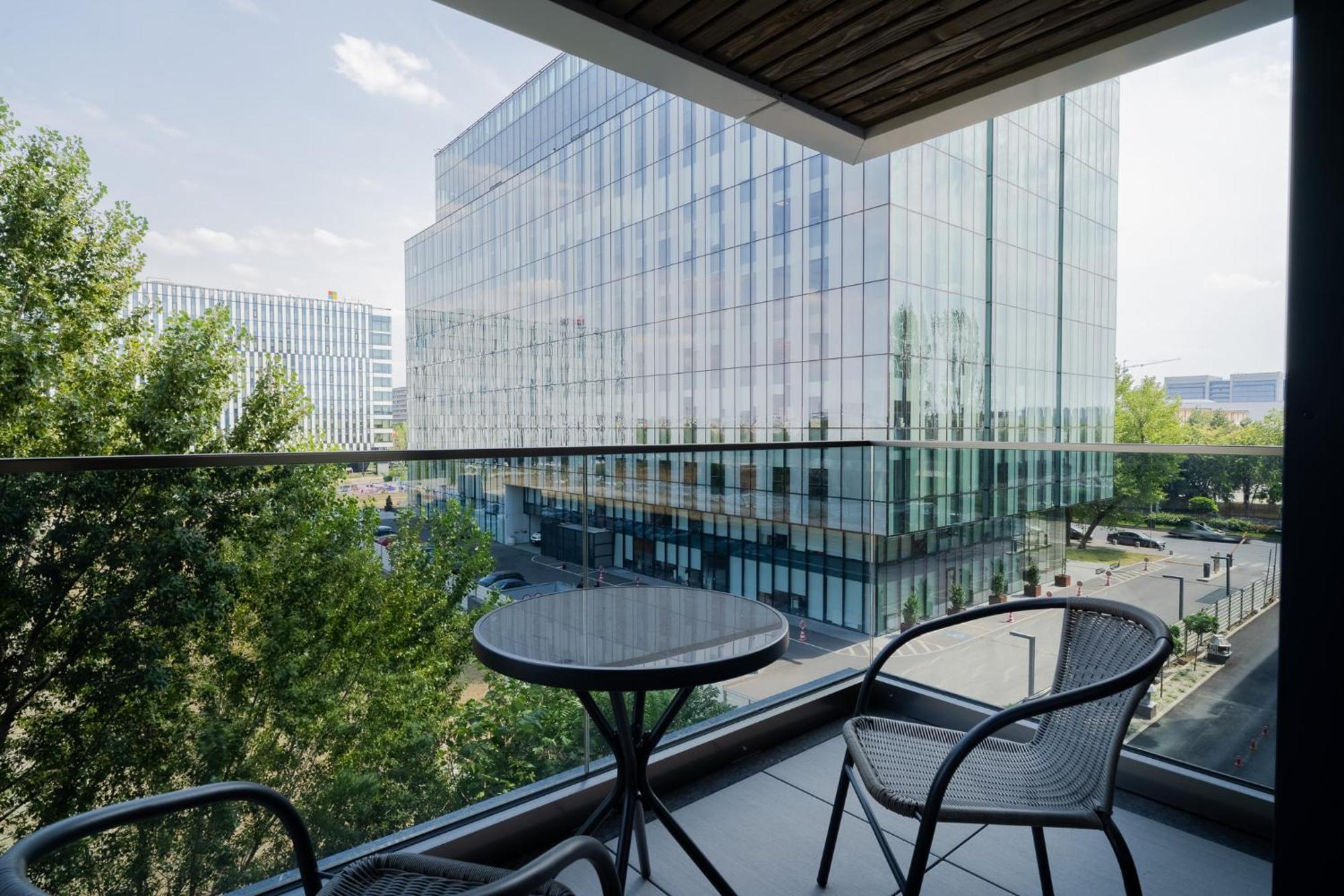 Amazing View Apartments - Iuliu Maniu & Politehnica Park Bukares Bagian luar foto