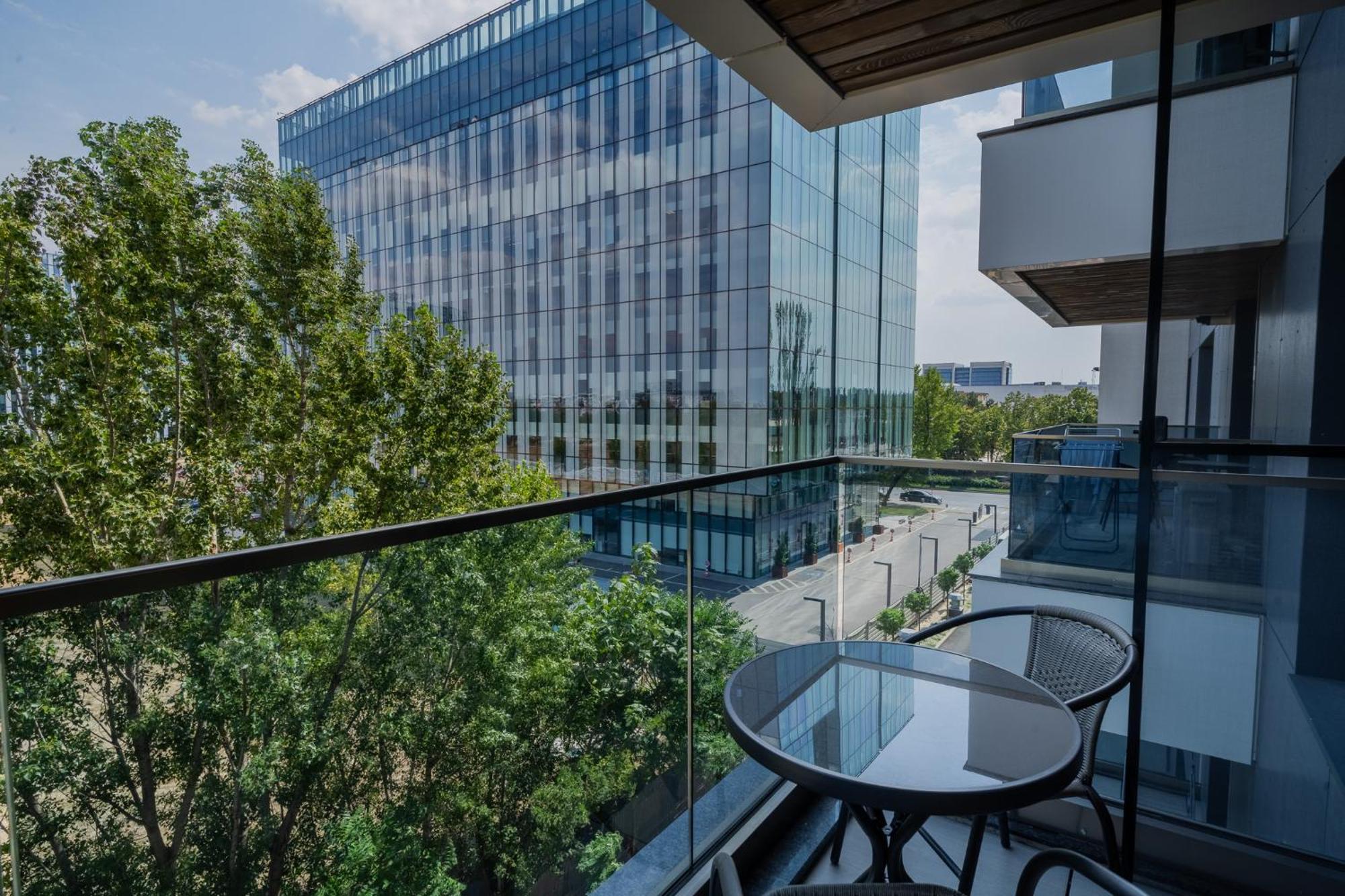 Amazing View Apartments - Iuliu Maniu & Politehnica Park Bukares Bagian luar foto